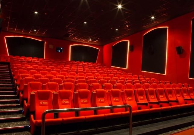 Rạp chiếu phim và trung tâm hội nghị